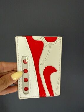 Nike NWOT White and Red Leather Card Slot wallet never used
